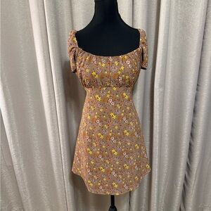Floral Mini Dress w Open Back -Size L